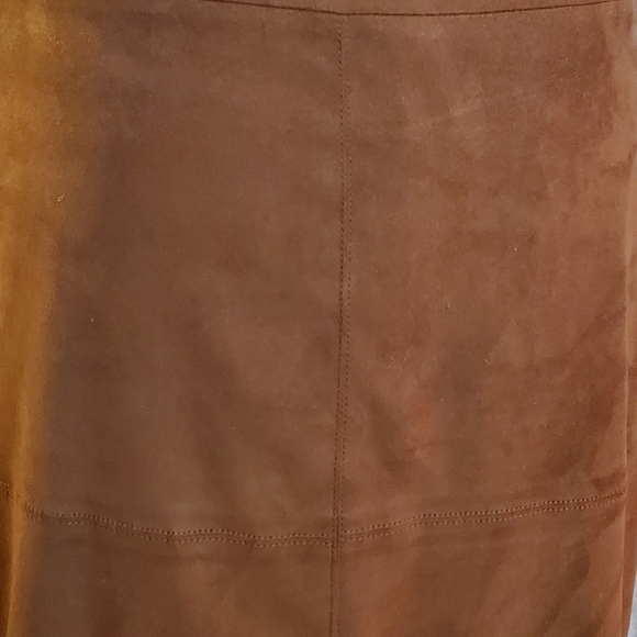 BCBG MAXI SKIRT, FULL LENGHT, BEAUTIFUL, SIZE 6, SABLE - Picture 2 of 5